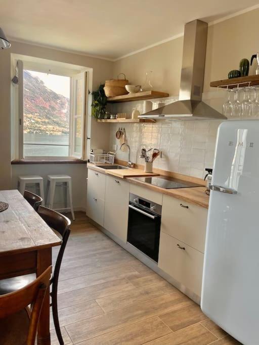 Il Noce Lake View Apartment Lezzeno Buitenkant foto